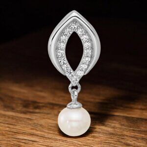 Freshwater Cultured Pearl and CZ Pendant in 925 Sterling Silver